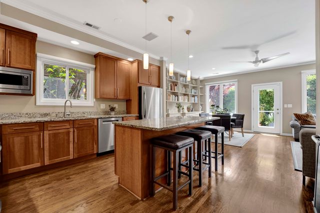 1727 W PETERSON Avenue, Chicago, IL 60660