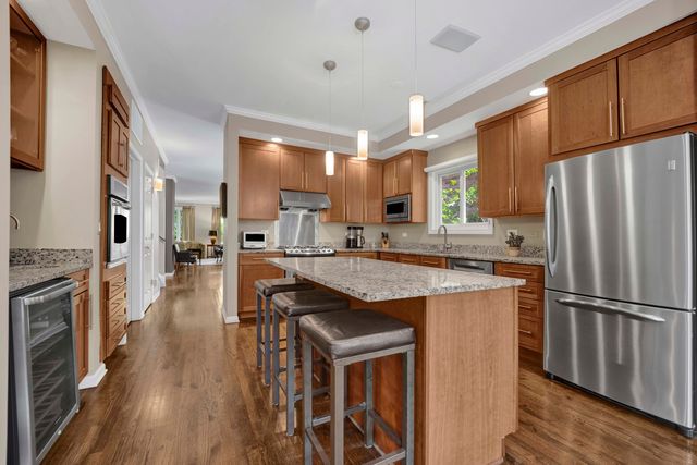 1727 W PETERSON Avenue, Chicago, IL 60660