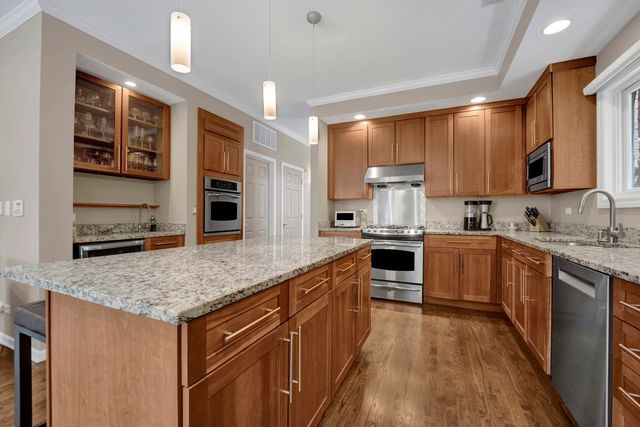 1727 W PETERSON Avenue, Chicago, IL 60660