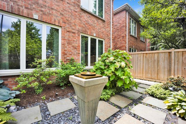 1727 W PETERSON Avenue, Chicago, IL 60660