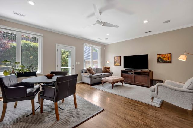 1727 W PETERSON Avenue, Chicago, IL 60660