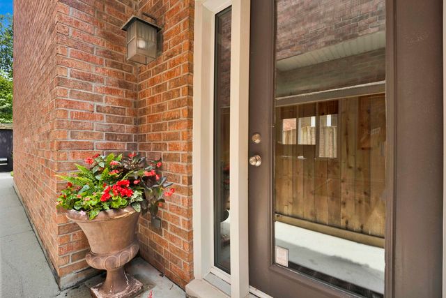 1727 W PETERSON Avenue, Chicago, IL 60660