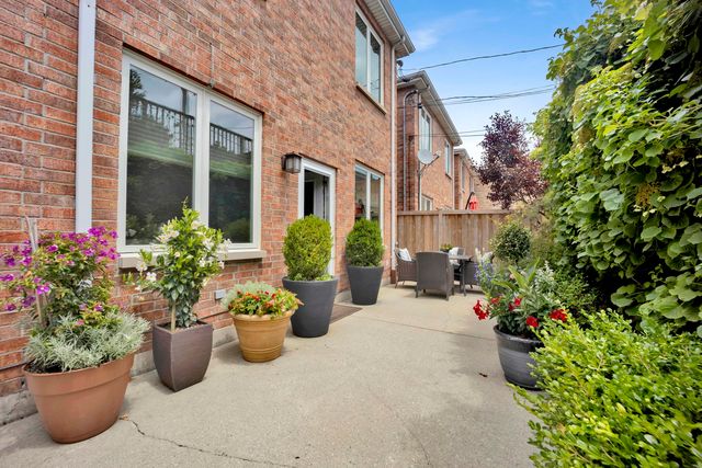 1727 W PETERSON Avenue, Chicago, IL 60660