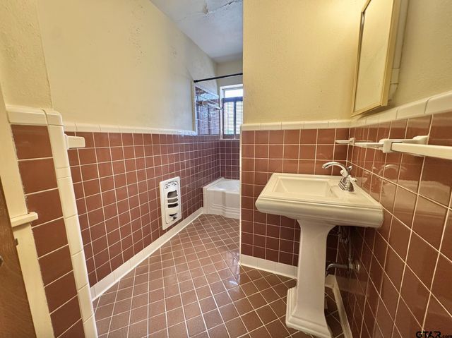 2101 Magnolia, Tyler, TX 75701