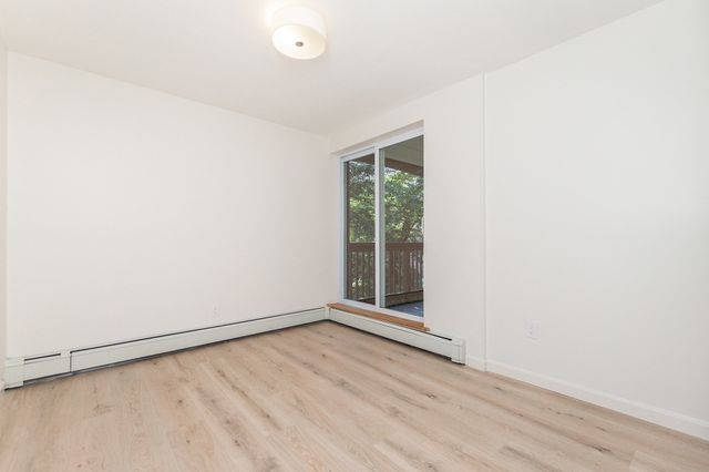 142 Kenrick 23, Boston, MA 02135