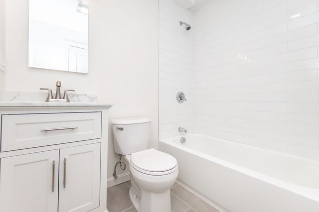 142 Kenrick 23, Boston, MA 02135