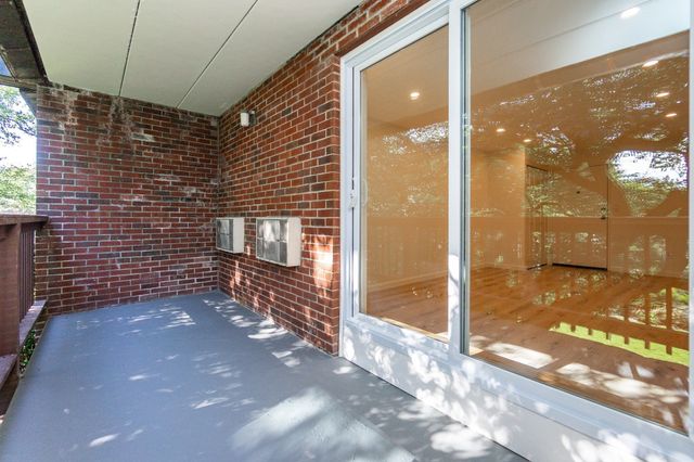 142 Kenrick 23, Boston, MA 02135