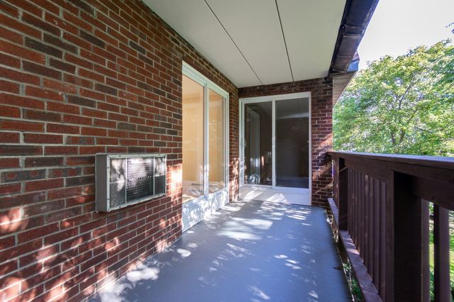 142 Kenrick 23, Boston, MA 02135