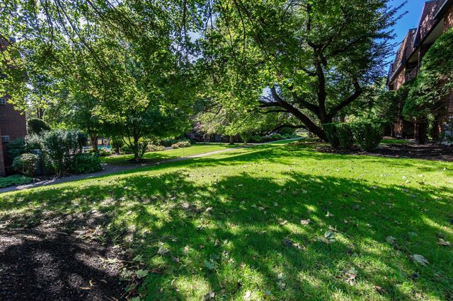 142 Kenrick 23, Boston, MA 02135