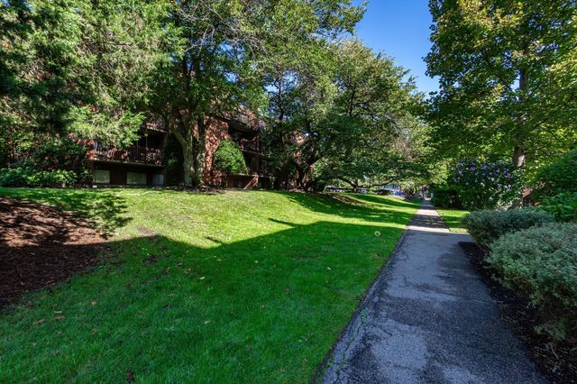 142 Kenrick 23, Boston, MA 02135