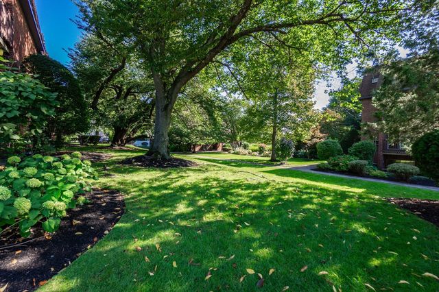 142 Kenrick 23, Boston, MA 02135