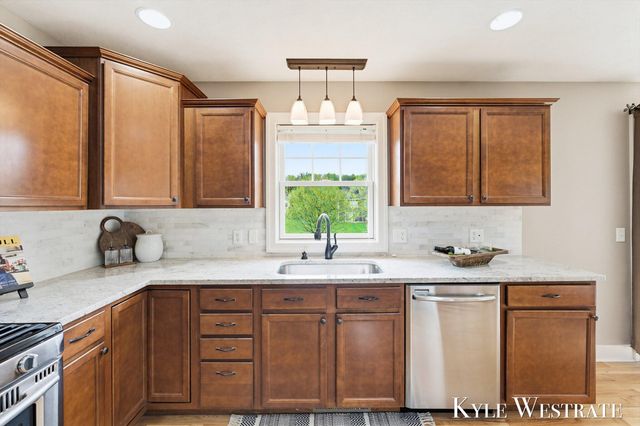 3297 Dogwood Lane, Zeeland, MI 49464