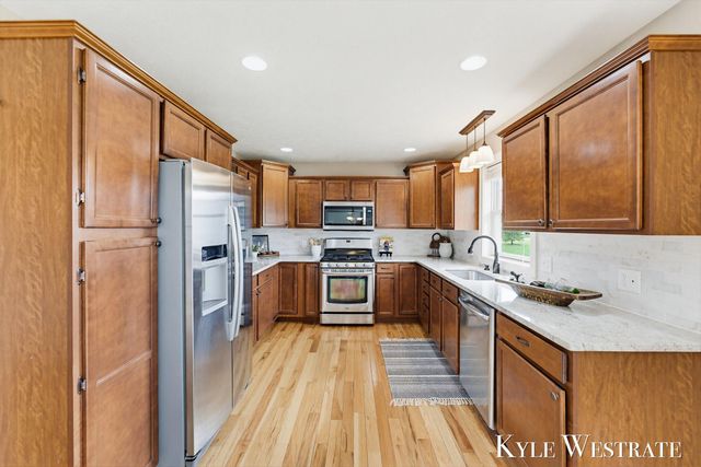 3297 Dogwood Lane, Zeeland, MI 49464