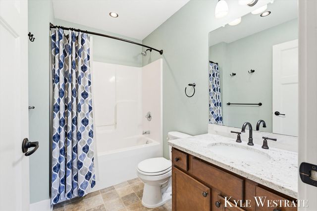 3297 Dogwood Lane, Zeeland, MI 49464