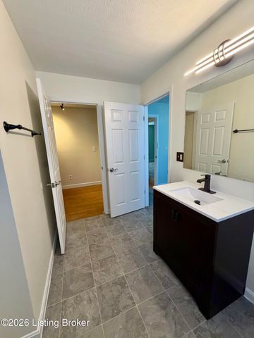 501 College View Dr, Elizabethtown, KY 42701