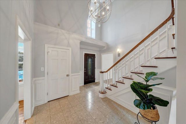 5004 Crossbow CIR, Roanoke, VA 24018