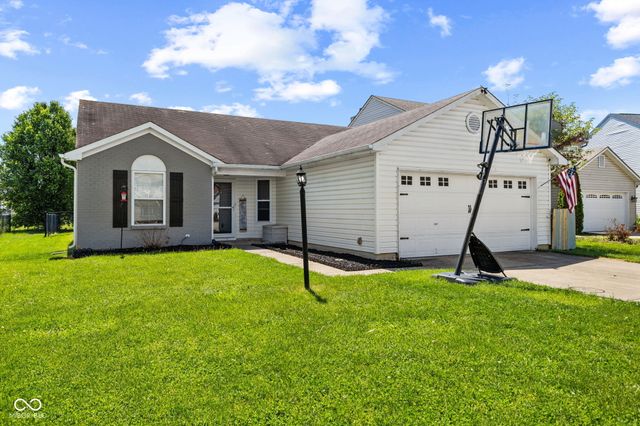 2227 Rolling Hill Court, Columbus, IN 47201