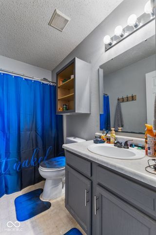 2227 Rolling Hill Court, Columbus, IN 47201