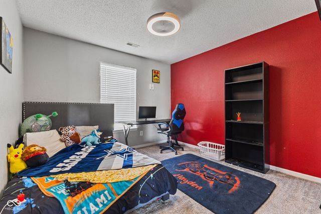 2227 Rolling Hill Court, Columbus, IN 47201
