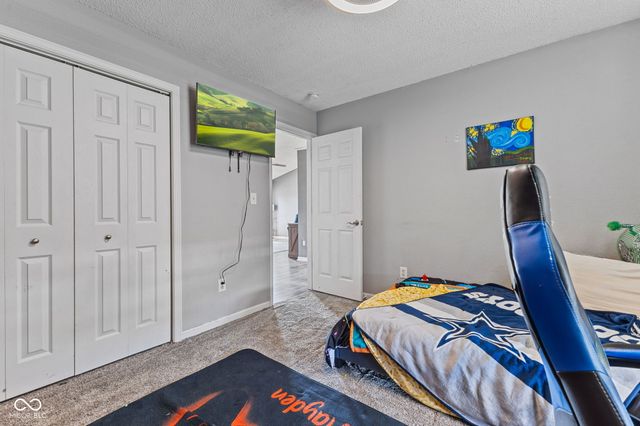 2227 Rolling Hill Court, Columbus, IN 47201