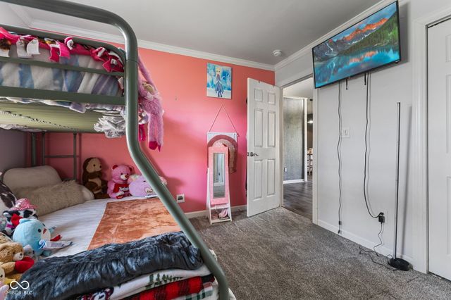 2227 Rolling Hill Court, Columbus, IN 47201