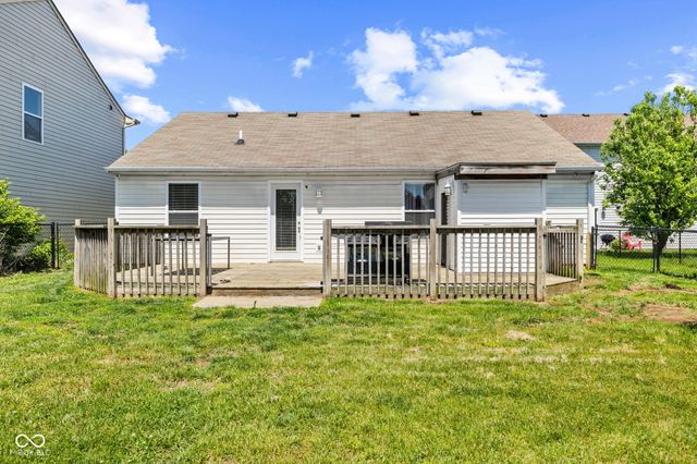 2227 Rolling Hill Court, Columbus, IN 47201