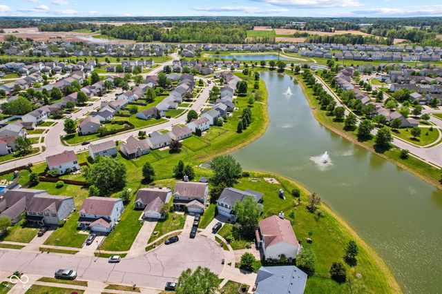 2227 Rolling Hill Court, Columbus, IN 47201