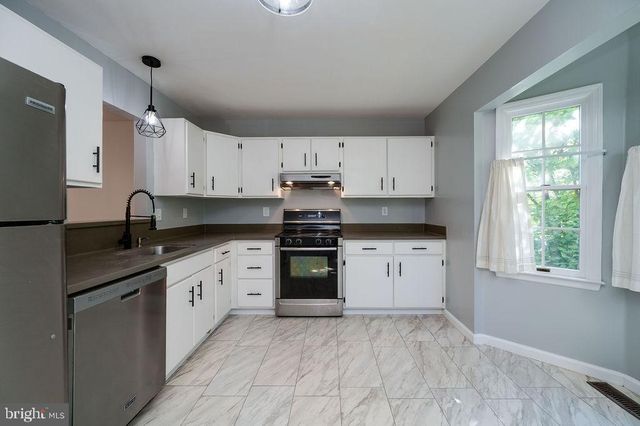 39-2 MINT TIER, Reading, PA 19606