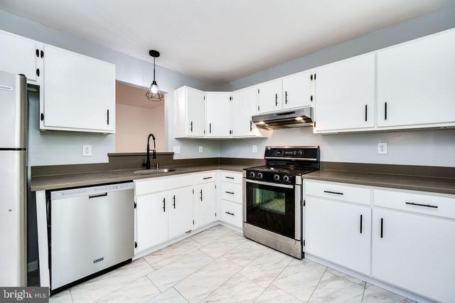39-2 MINT TIER, Reading, PA 19606