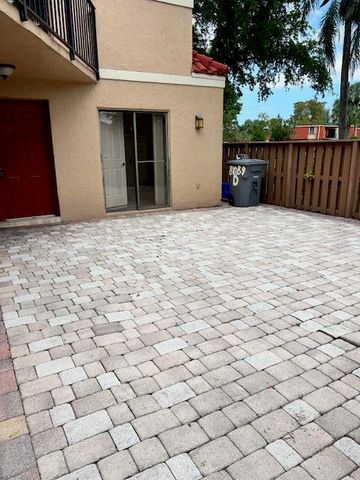 8189 Thames Boulevard D, Boca Raton, FL 33433