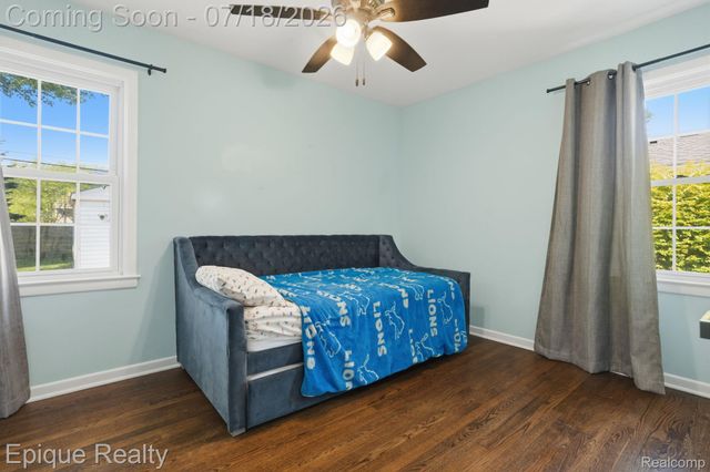1206 Hawthorne Road, Grosse Pointe Woods, MI 48236