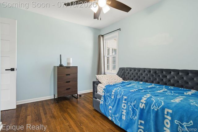 1206 Hawthorne Road, Grosse Pointe Woods, MI 48236