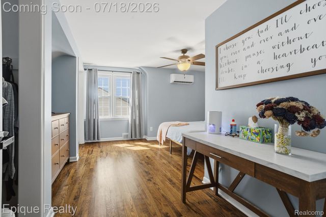 1206 Hawthorne Road, Grosse Pointe Woods, MI 48236