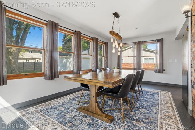1206 Hawthorne Road, Grosse Pointe Woods, MI 48236
