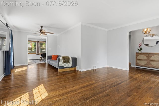 1206 Hawthorne Road, Grosse Pointe Woods, MI 48236