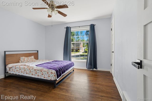 1206 Hawthorne Road, Grosse Pointe Woods, MI 48236