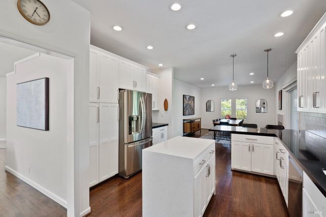 120 Eichten Ln, Penngrove, CA 94951