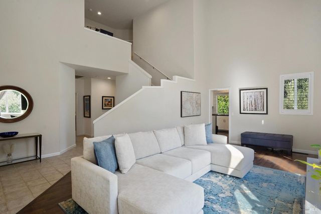 120 Eichten Ln, Penngrove, CA 94951