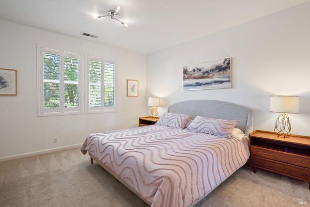 120 Eichten Ln, Penngrove, CA 94951