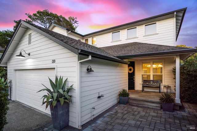 120 Eichten Ln, Penngrove, CA 94951