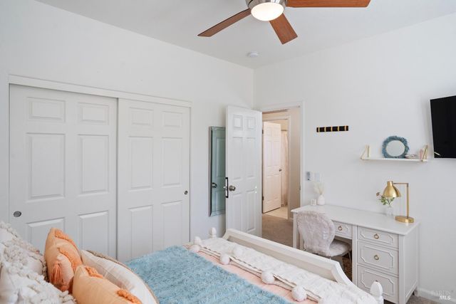 120 Eichten Ln, Penngrove, CA 94951