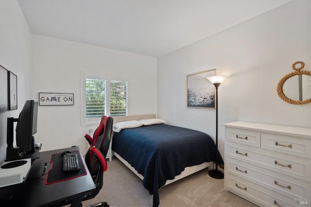 120 Eichten Ln, Penngrove, CA 94951