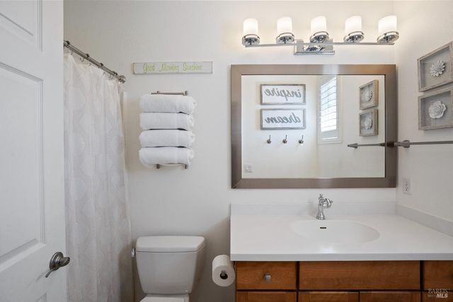 120 Eichten Ln, Penngrove, CA 94951