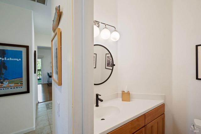 120 Eichten Ln, Penngrove, CA 94951