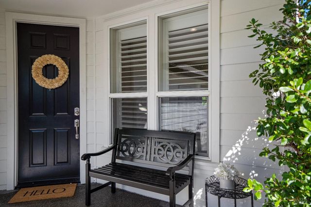 120 Eichten Ln, Penngrove, CA 94951