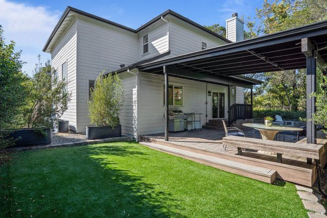 120 Eichten Ln, Penngrove, CA 94951