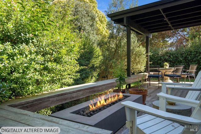 120 Eichten Ln, Penngrove, CA 94951