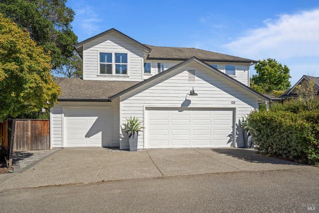 120 Eichten Ln, Penngrove, CA 94951