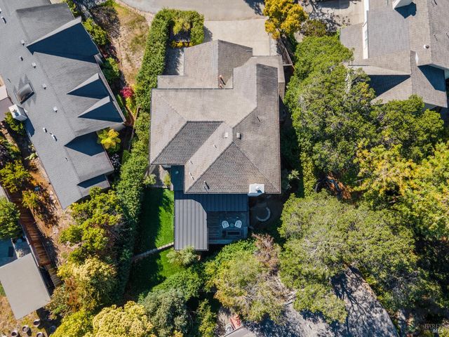 120 Eichten Ln, Penngrove, CA 94951