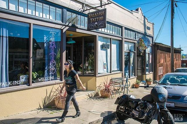 120 Eichten Ln, Penngrove, CA 94951